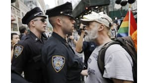 Protestoija ja poliisi kohtasivat mielenosoituksessa New Yorkissa 18. syyskuuta. Presidentti Donald Trump oli tulossa kaupunkiin YK:n yleiskokoukseen.