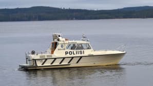 Poliisivene Päijänteellä.