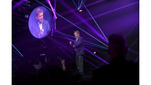 Sauli Niinistö Slushin avajais-showssa.