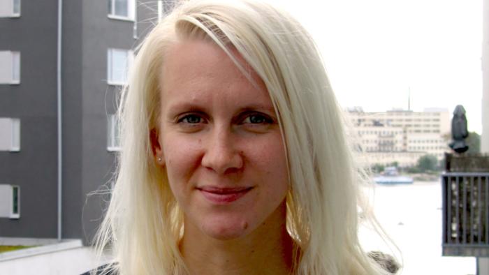 Sandra Eriksson: Man blir van att kissa i burk när andra ser på | Radio Vega | svenska.yle.fi - 14-svyle-235698558cef8213cc2