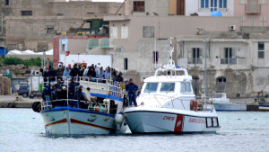 Båtarna är fulla med flyktingar från Tunisien
