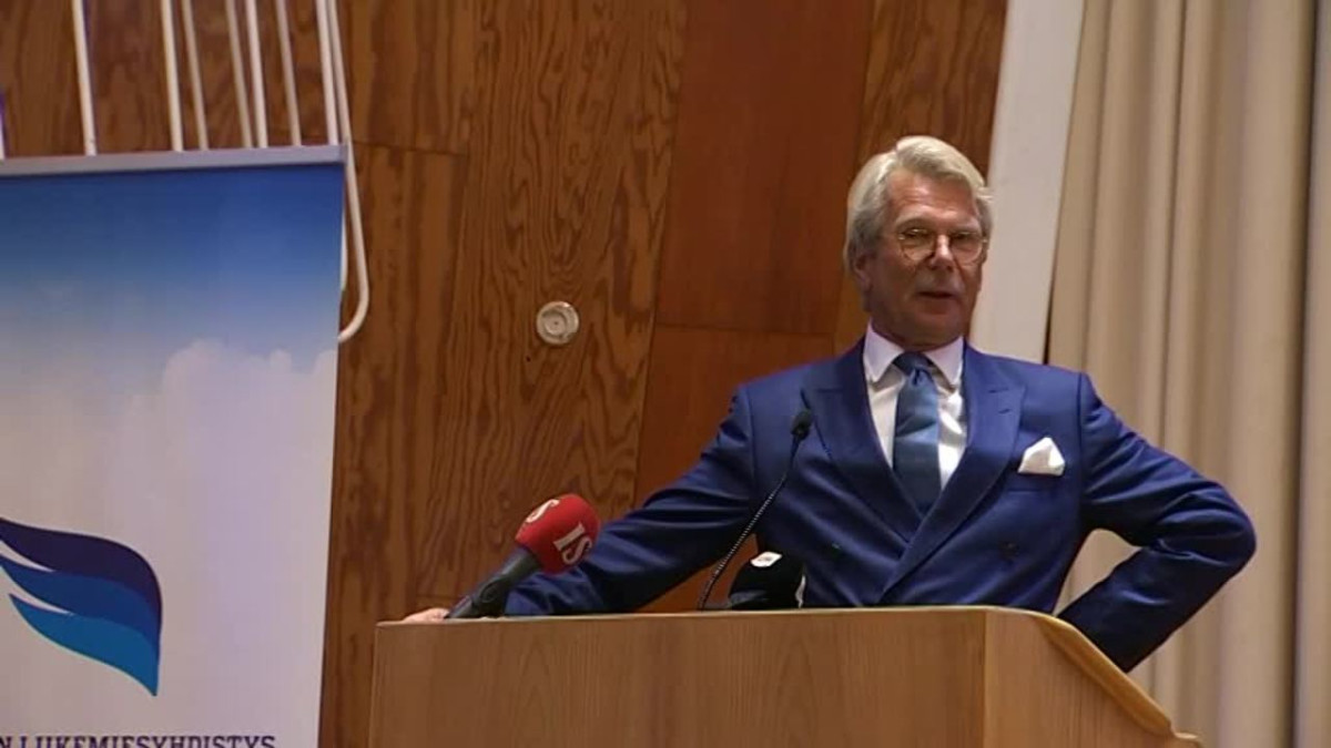 Uutisvideot: Björn Wahlroos kannattaa perustuloa ja ihmettelee yleissitovuutta