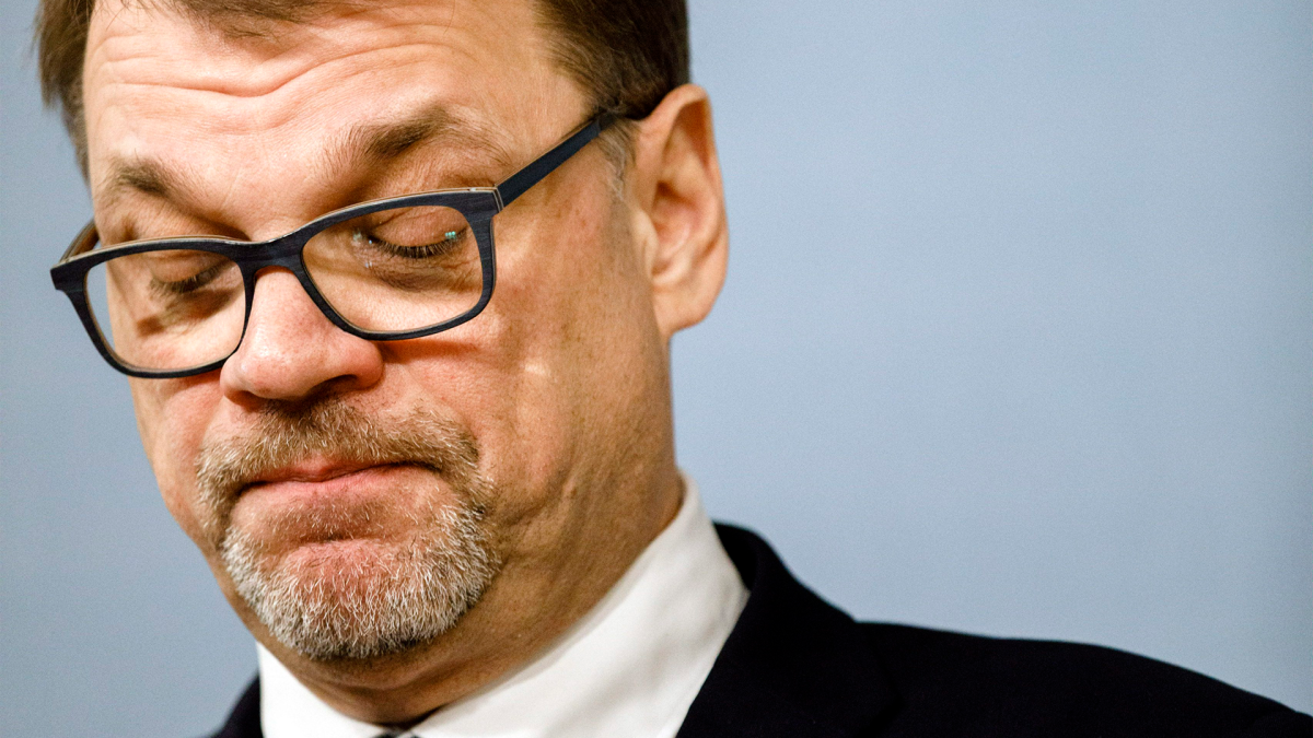 Hallitus kaatui - tässä kooste dramaattisen päivän poliittisista kommenteista