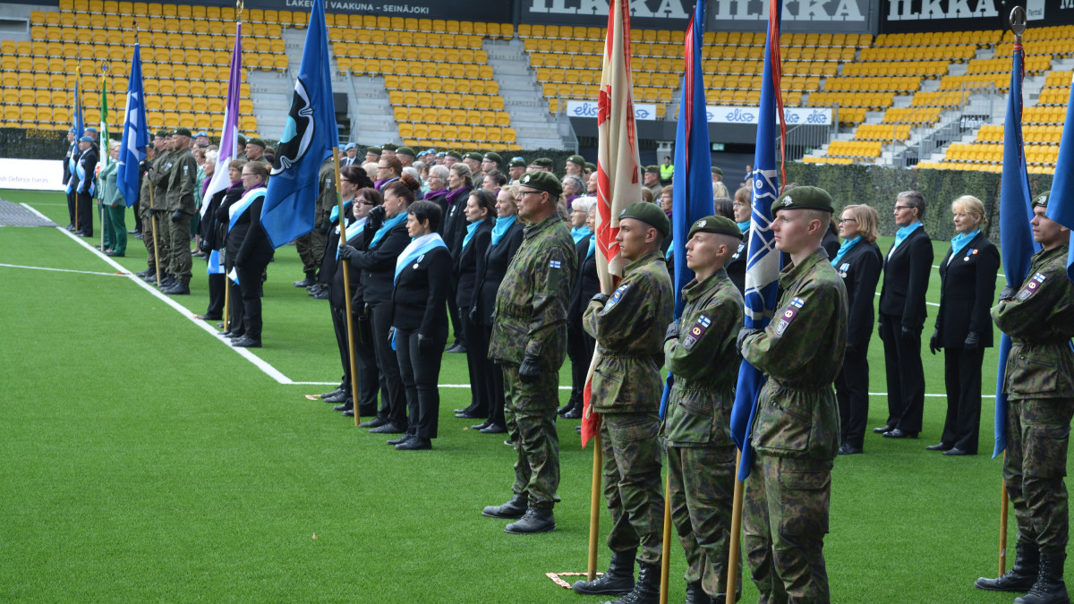 Puolustusvoimain lippujuhlan päivän paraati Seinäjoella 4.6.2018