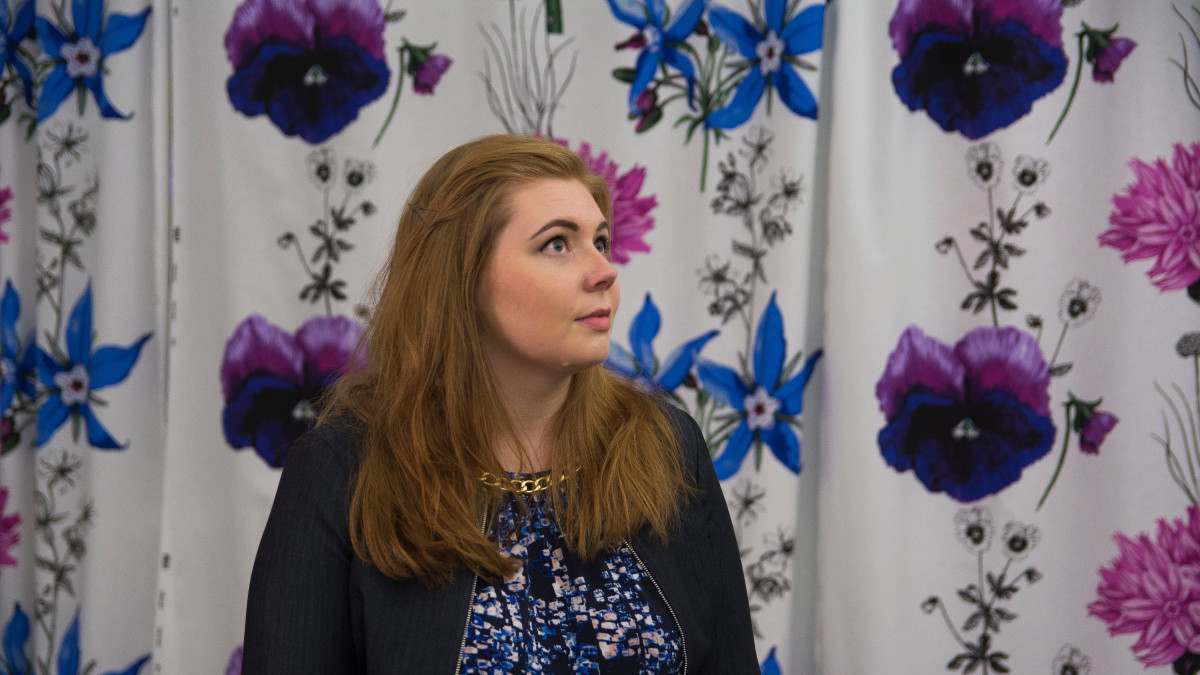 Sarianna Koivumäki seksiväline-esittelijä