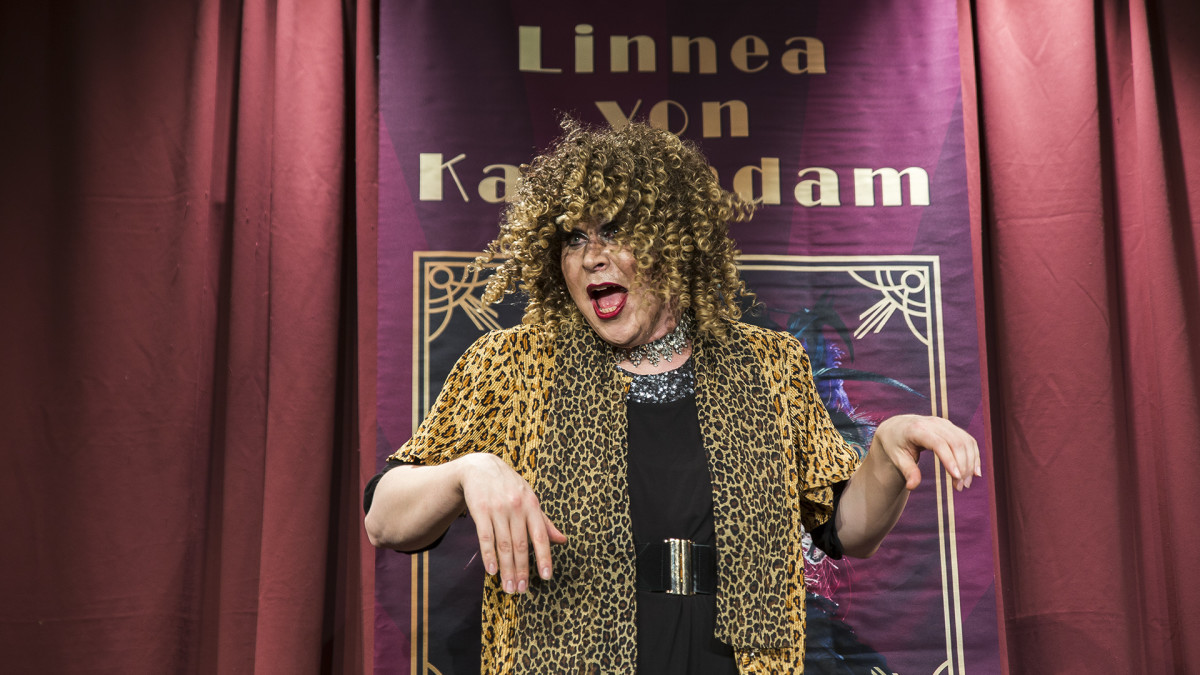 Ville Kekäläinen Drag-taiteilija Linnea von Kattendam
