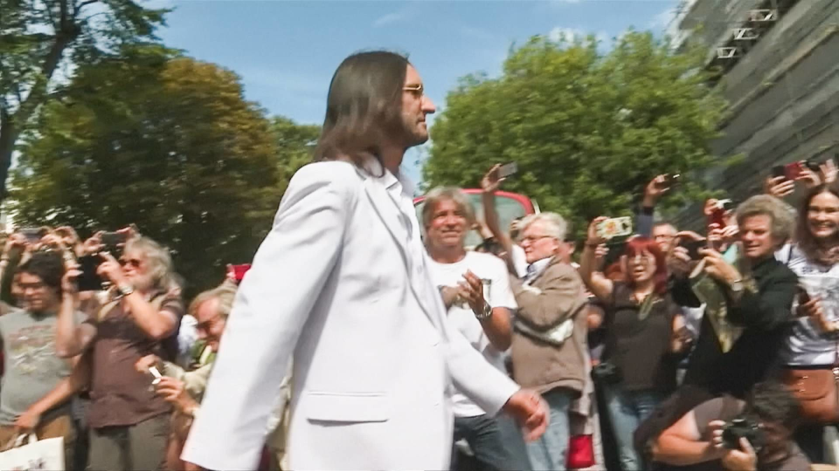Beatles-fanit Abbey Roadilla