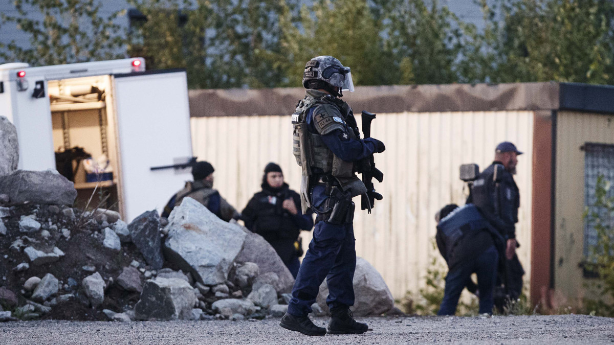 Porvoossa oli meneillään suuri poliisioperaatio varhain sunnuntaina 25. elokuuta. Tutkintaa tehtiin Ölstensin teollisuusalueella.