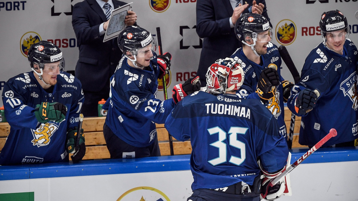 Frans Tuohimaa teki 5–1-maalin maajoukkuedebyytissään Ruotsia vastaan 14.12.2019