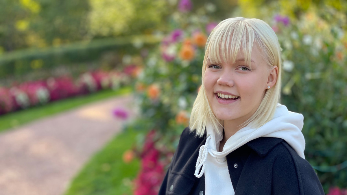 16-vuotias Pihla Miettunen opiskelee ammattikoulussa.