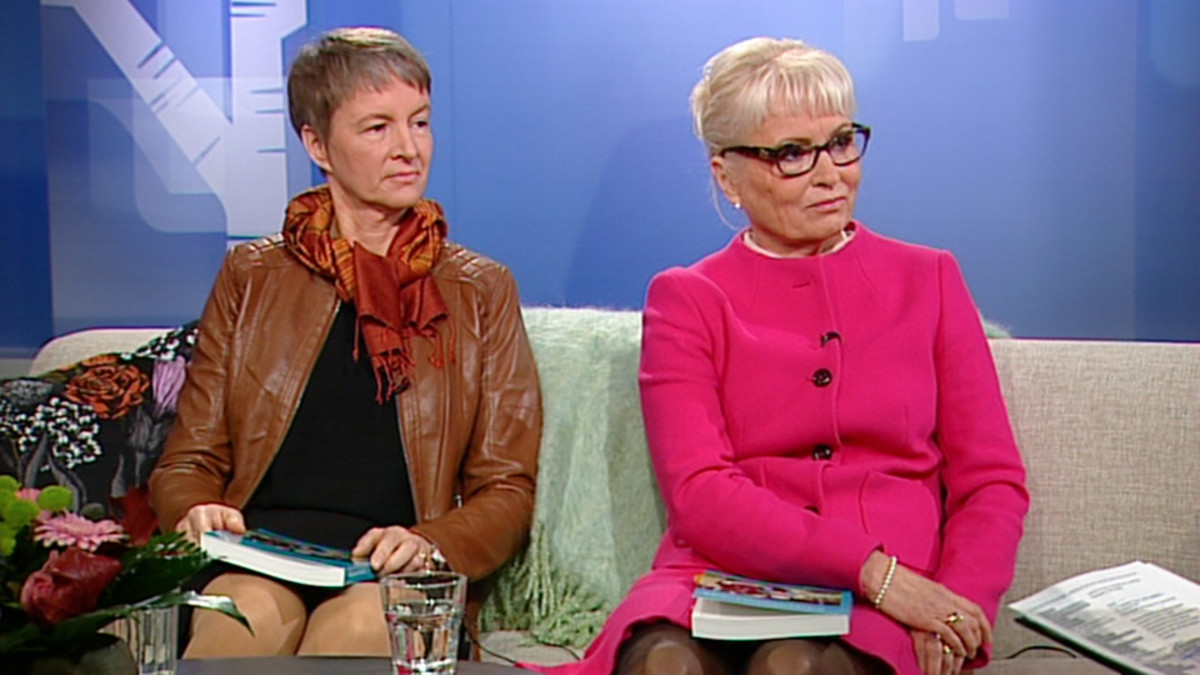 Tuovi Hakulinen-Viitanen ja erikoistutkija Reija Klemetti.