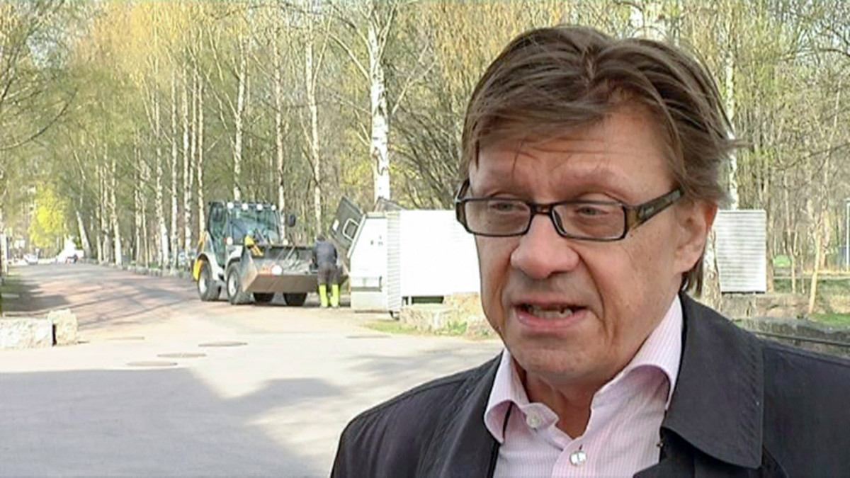 Turun yliopiston siviilioikeuden professori Jukka Mähönen