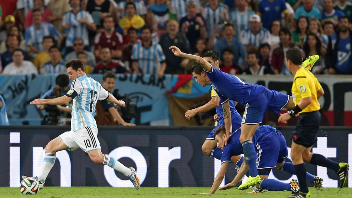 Messi harhauttelee.