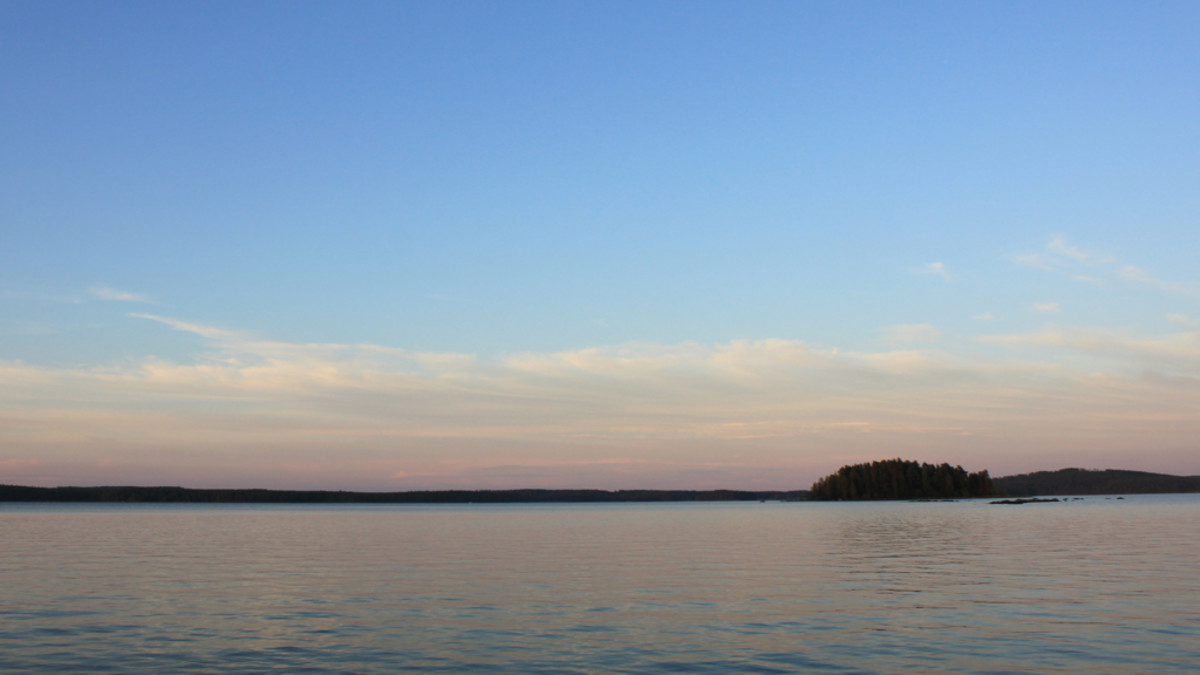 Järvimaisema Kivijärven rannalta Kannonkoskelta katsottuna.