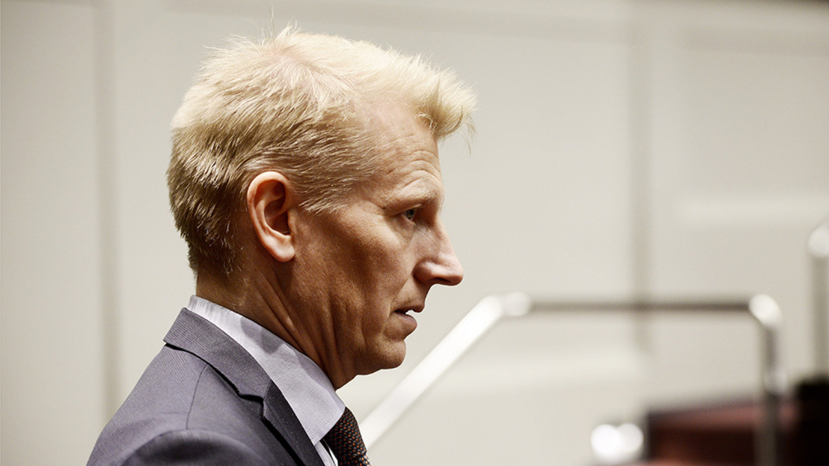 Keskustan eduskuntaryhmän puheenjohtaja, kansanedustaja Kimmo Tiilikainen keskustan eduskuntaryhmän kokouksessa eduskunnassa torstaina 7. toukokuuta 2015.