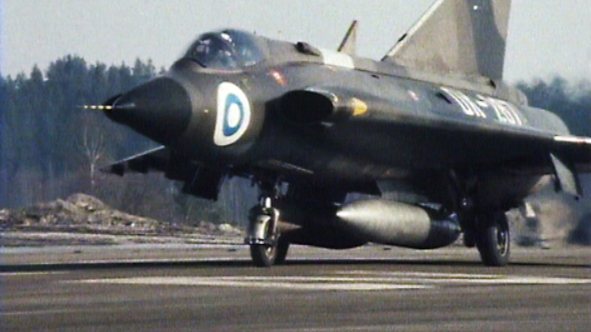 Kaksoisdeltasiipinen Draken lensi Suomen taivaalla liki 30 vuotta.