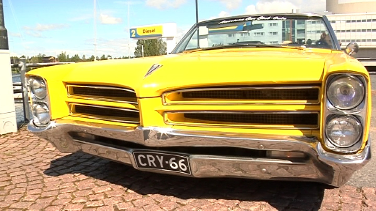 Jenkkiauto Oulun Kiikelin saaressa