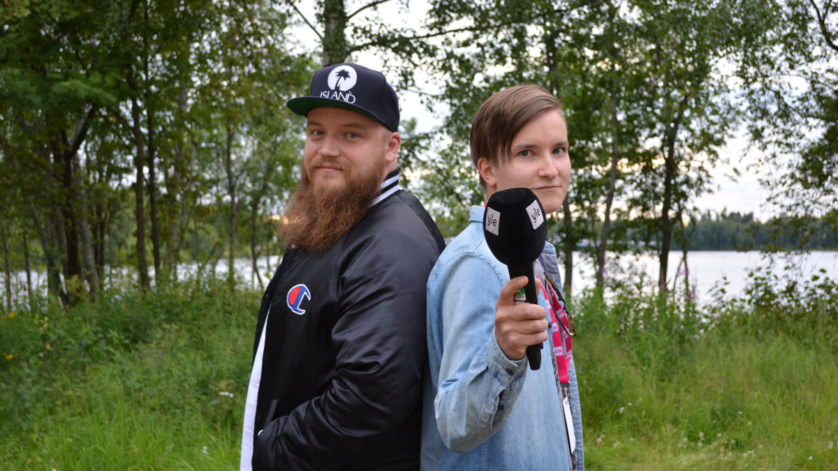 Kasmir kertoi Mirko Siikaluomalle haastattelustaan siitä, miltä artistin kesäloma tuoksuu vai kerkeekö hän sellaista pitämään.