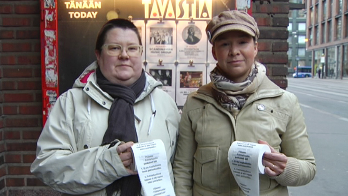 Feministit Saara Särmä ja Rosa Meriläinen.