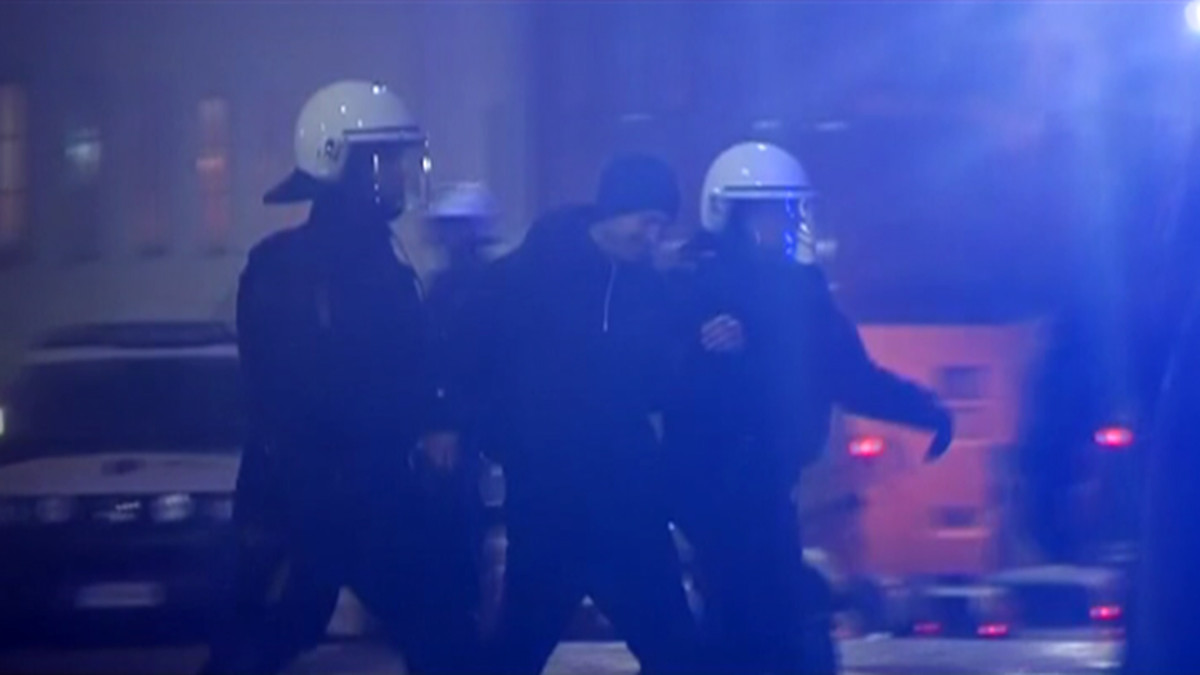 poliisi kiinniotto