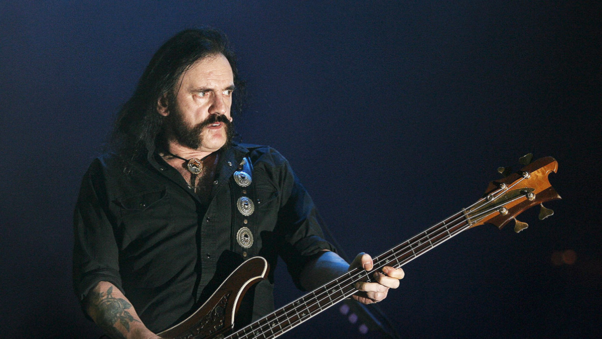 Lemmy Kilmister esiintymässä Gijònissa Espanjassa Elokuussa 2007.