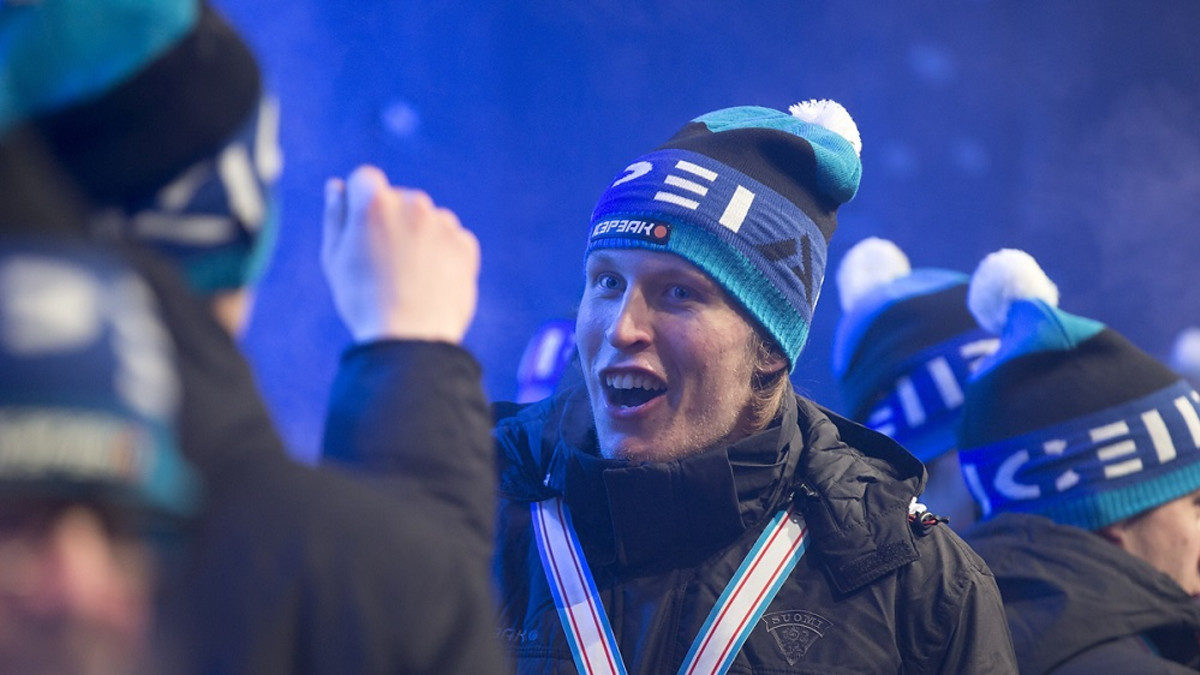 Patrik Laine MM-kultajuhlissa