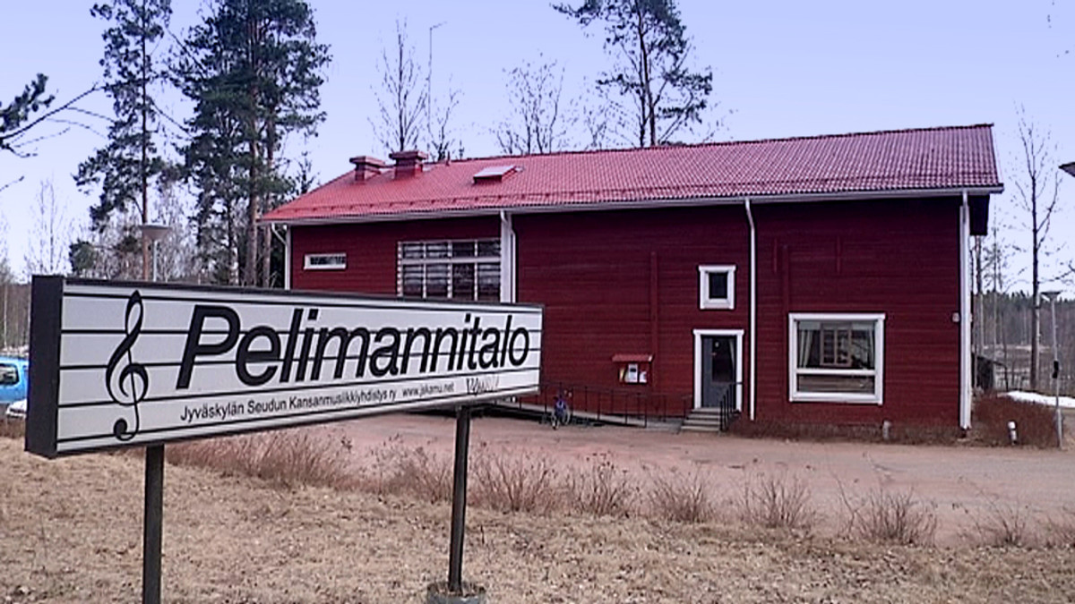 Palokan Pelimannitalo kuvattuna huhtikuussa 2016.