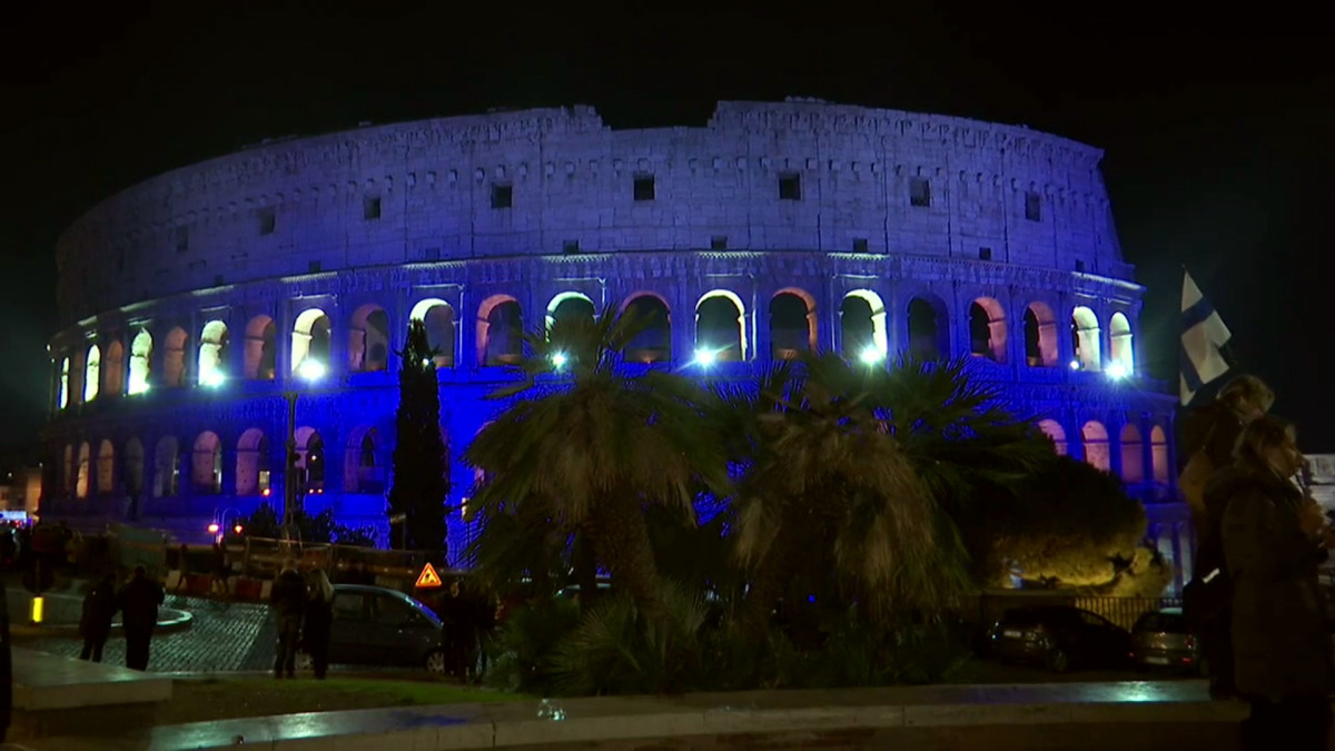 Colosseum kylpee sinessä.