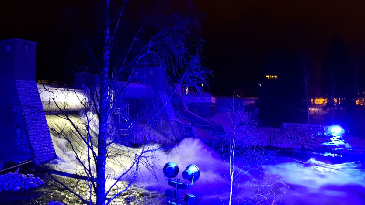 Imatrankoski juhlavalaistuksessa