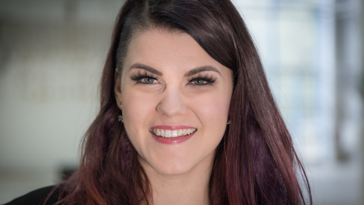 Saara Aalto lähikuvassa huhtikuussa 2017 Järvenpäässä
