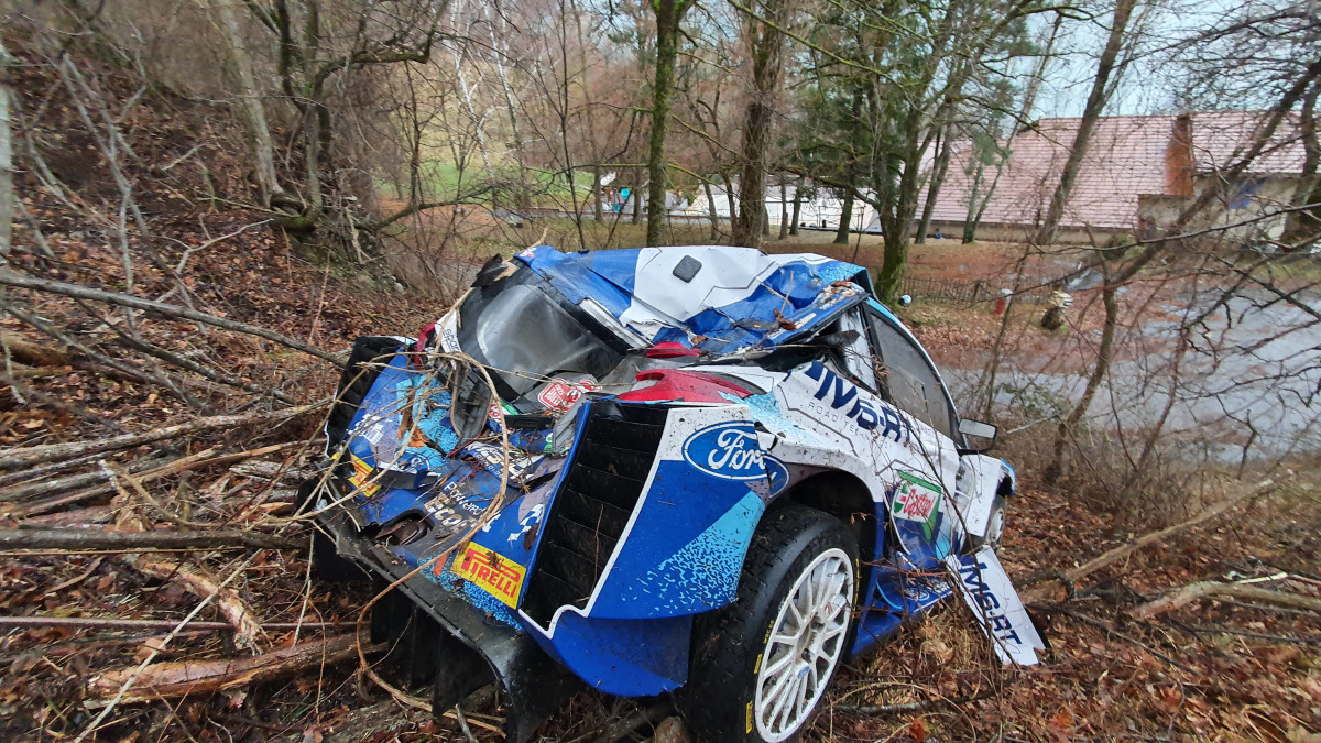 Teemu Suninen ajoi ulos Monte Carlon MM-rallissa 2021.