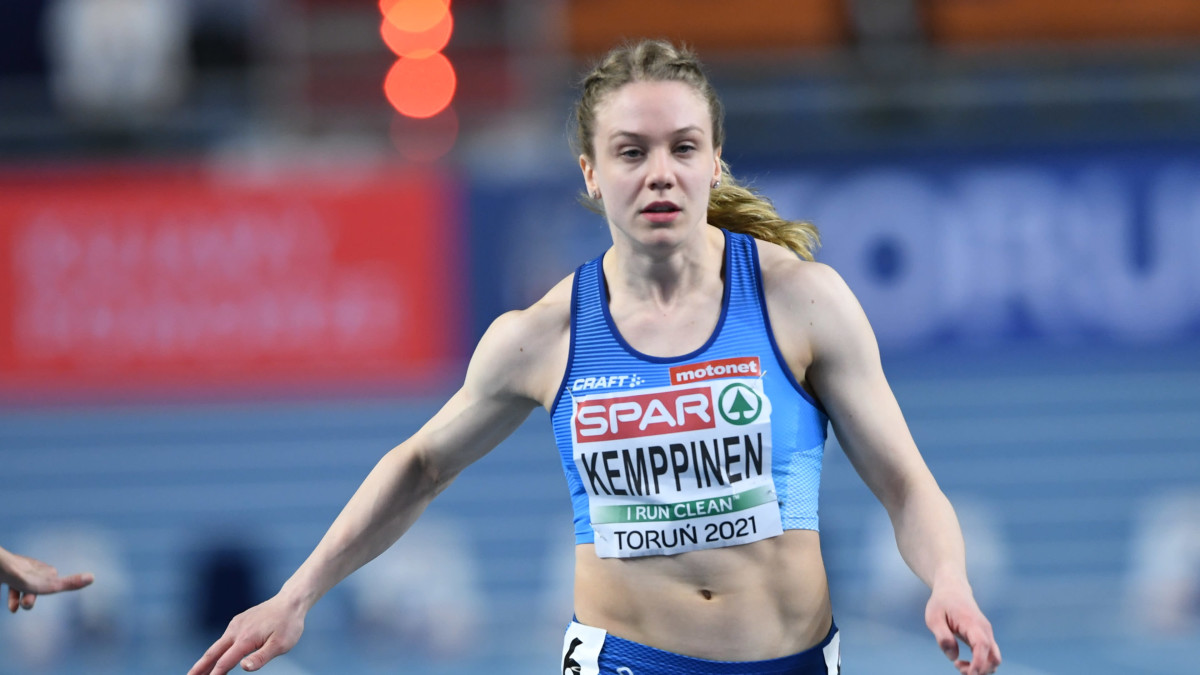 Lotta Kemppinen EM-hallikisoissa 2021.