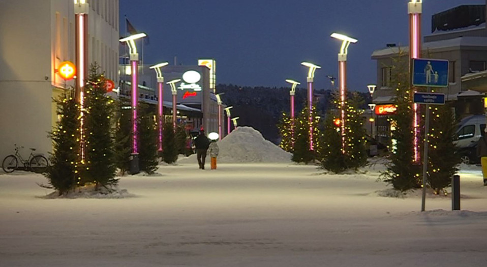 Rovaniemen kävelykadun jouluilme tuuheutui Janne Honkasen kuusilla, yllältyksenä ja pyytämättä.