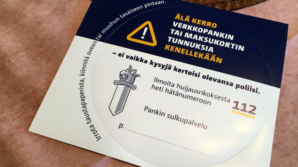 Poliisin varoitustarra.