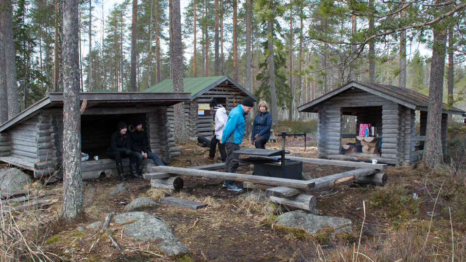 Maasydänjärven laavu rakennuksineen puretaan kesän 2018 aikana.