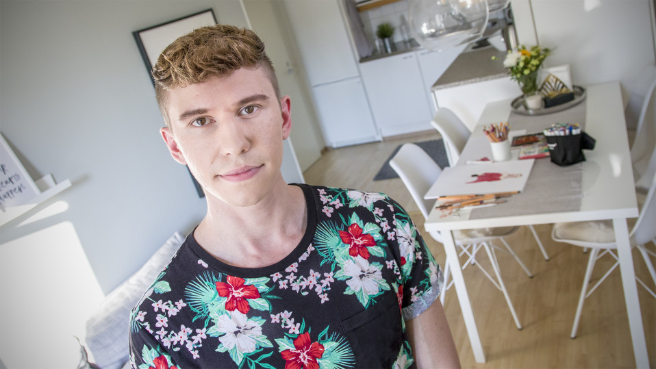 Tommi Toikkanen kotonaan