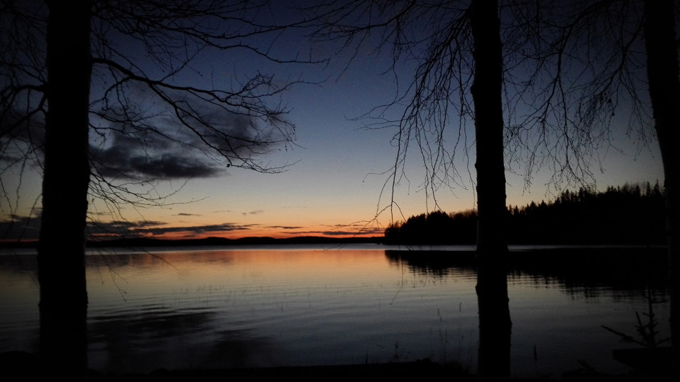 Järven selkää