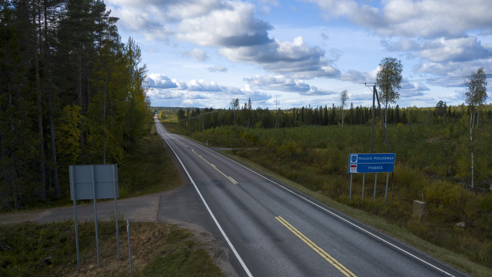 Tälle alueelle Pyhännässä tulee Ilmattaren tuulivoimaloita, jotka tuottavat sähköä Googlelle.