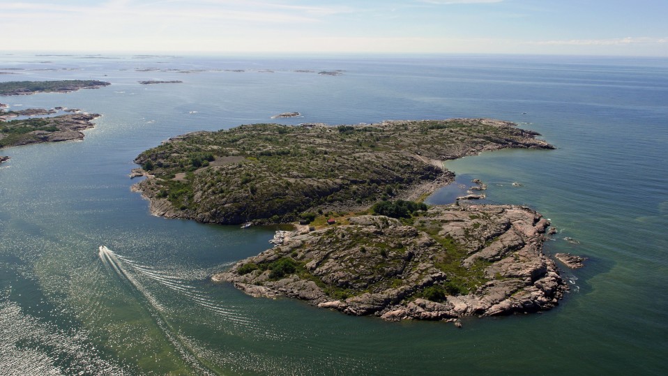 Källskär, sinilevää Saaristomerellä
