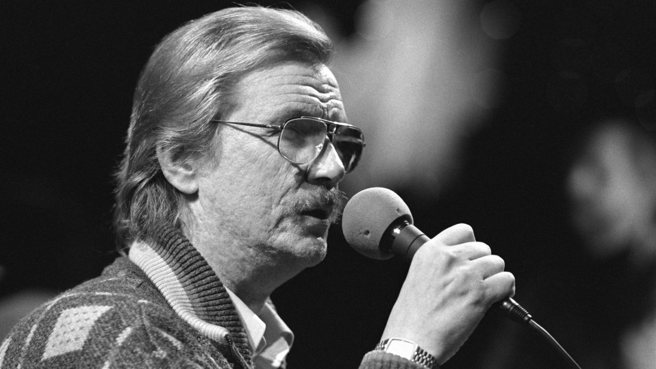 Junnu Vainio Värivalot ja liukas lattia -ohjelmassa (26.11.1988)