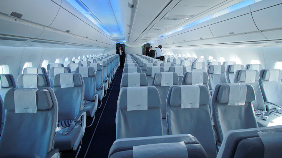 Finnairin Airbus A350:n matkustamo