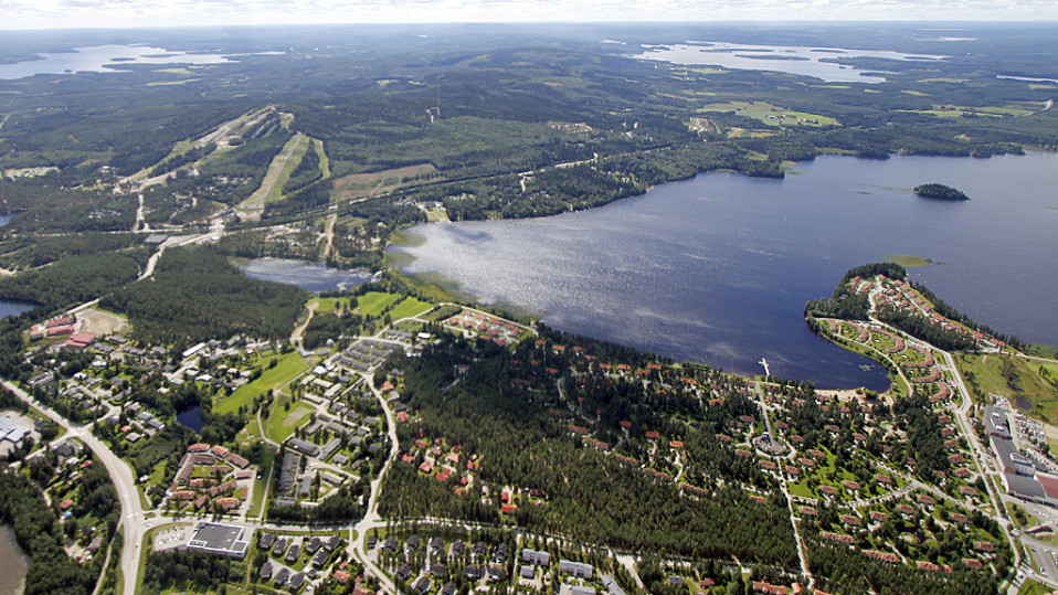 Sotkamon Vuokatinrinteet ja Katinkullan alue ilmakuvassa.