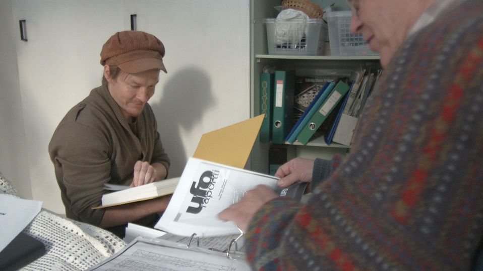 Veikko Paakkasella on iso arkisto rajatietomateriaalia.