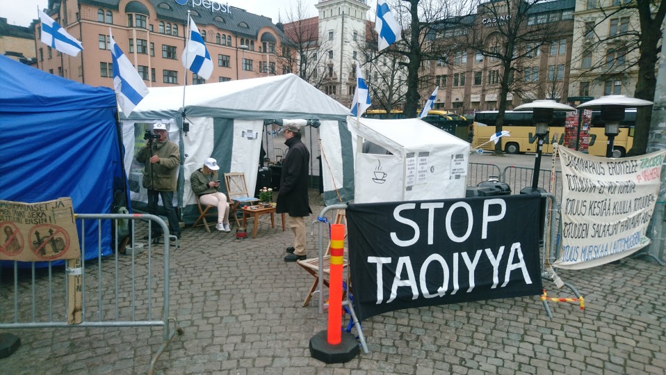 suomi ensin -leiri helsingin rautatientorilla 18.5.2017