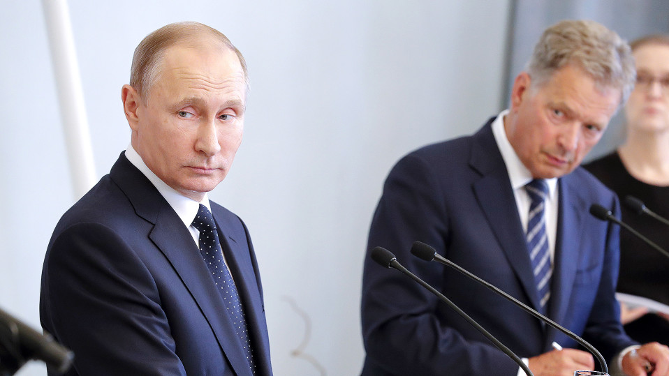 Presidentit Vladimir Putin ja Sauli Niinistö pressitilaisuudessa torstaina Savonlinnassa.
