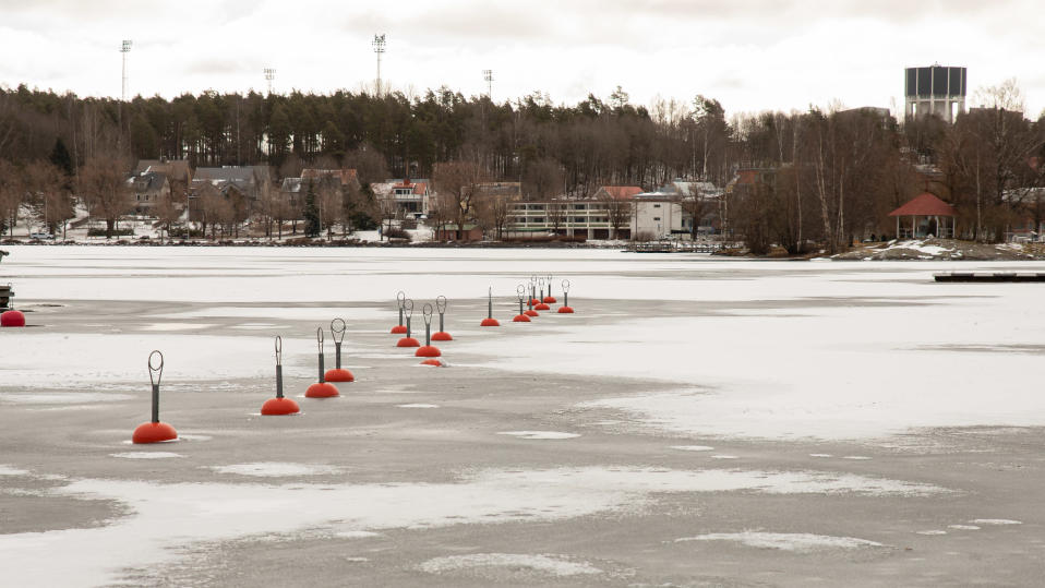 Lappeenrannan jäinen kaupunginlahti.