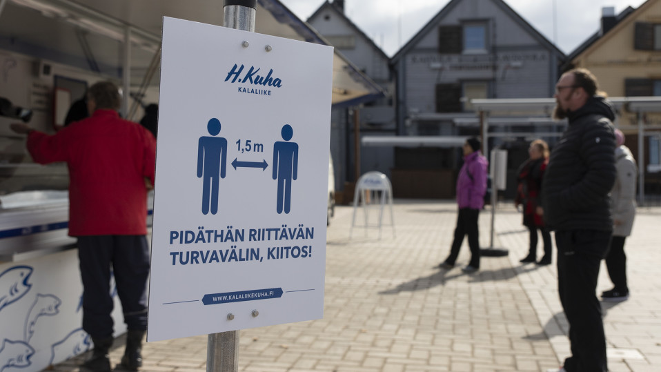 Kuhan kalaliike Oulun Kauppatorilla