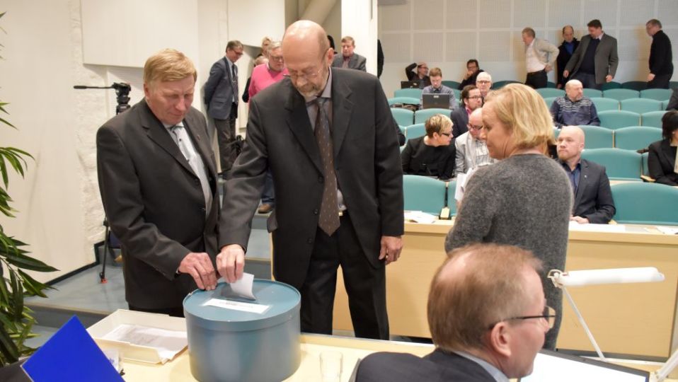 Satakunnan maakuntajohtajaa valitaan äänestyksellä maakuntavaltuustossa 16.12.2016.