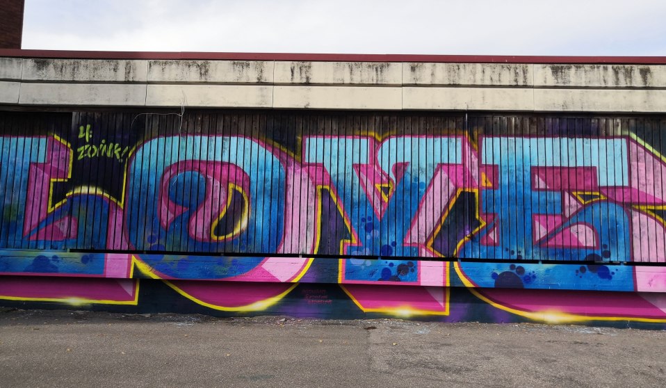 Luvallinen graffiti Riihimäellä
