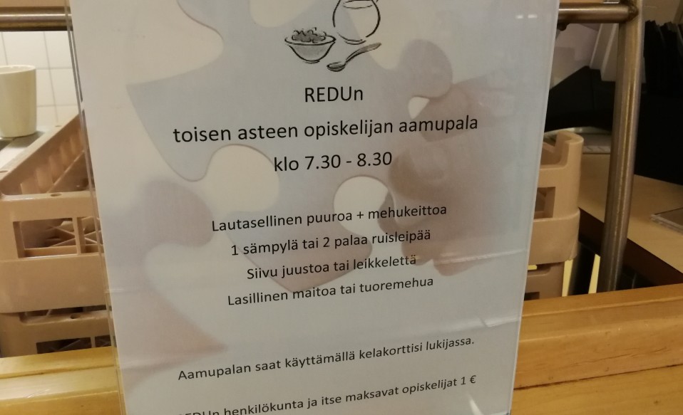 Aamupalakyltti REDU:n ruokalassa